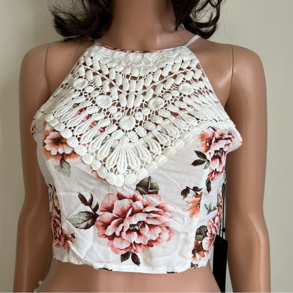 NWT Women Floral Print Crop Top